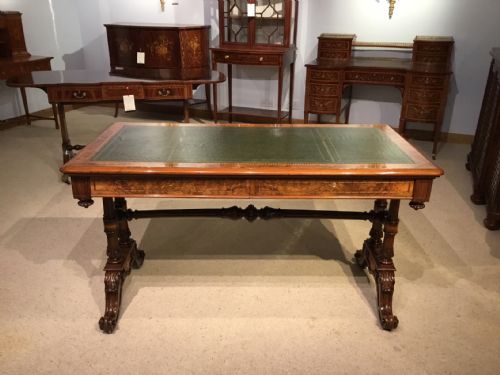 A Fine Quality Victorian Period Burr Walnut Inlaid Antique Library Table.