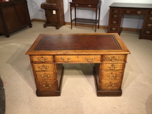 An Oak Edwardian Period Antique Pedestal Desk
