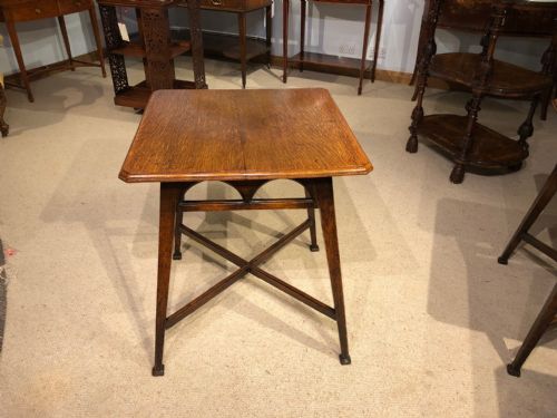 An Arts & Crafts Period Solid Oak Pub Table