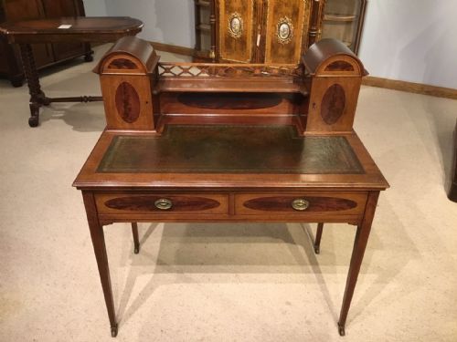 A Mahogany Inlaid Edwardian Period Ladies Writing Table.