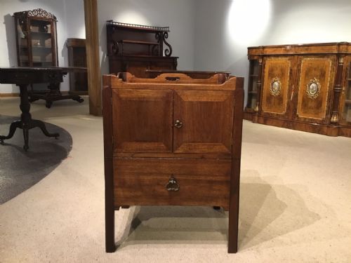 A Good Mahogany George III Period Tray Top Night Stand