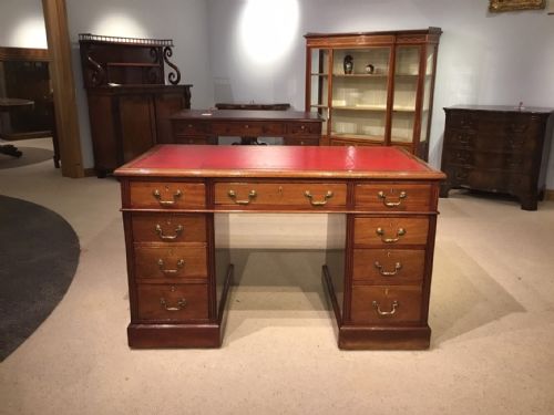 An Edwardian Period Mahogany Antique Pedestal Desk