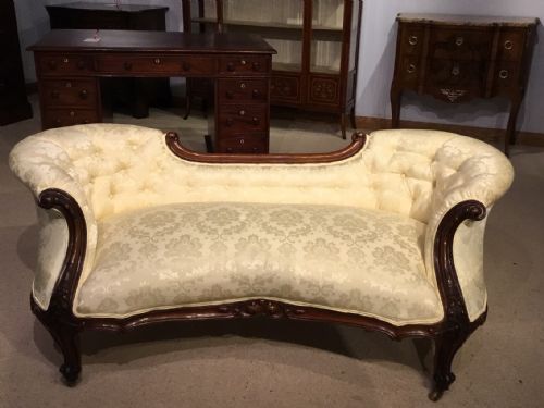 A Fine Quality Walnut Victorian Period Boudoir Sofa