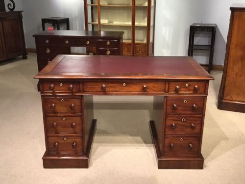 A Fine Quality Mahogany Victorian Period Antique Pedestal Desk