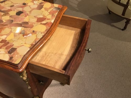 A FINE QUALITY KINGWOOD MARQUETRY INLAID FRENCH BEDSIDE CABINET - ADDITIONAL PHOTO 6