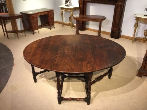 An Oak 18th Century Period Antique Gate Leg Farmhouse Table