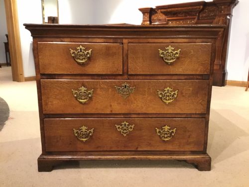An Oak George III Period Chest of Drawers.