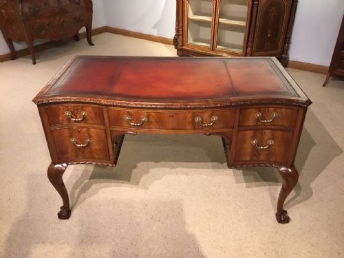 An Edwardian Period Flamed Mahogany Chippendale Style Desk