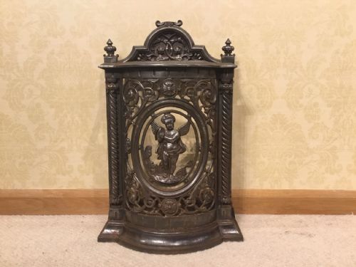 A Charming Victorian Period Cast Iron Walking Stick/umbrella Stand