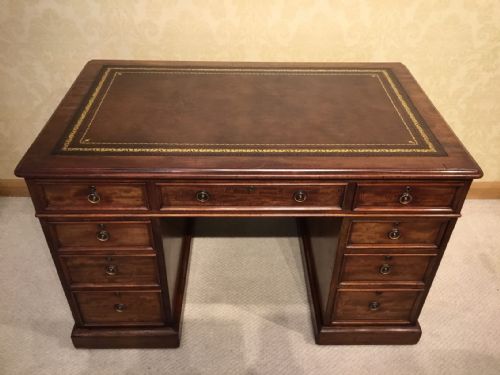 T. Wilson of London, Quality Mahogany Victorian Period  Antique Pedestal Desk