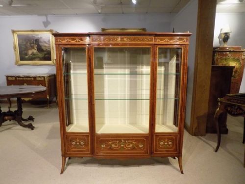 A Stunning Quality Fiddleback Mahogany Edwards & Roberts Antique Display/china Cabinet