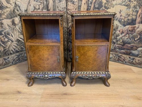 A Pair of 1920s Burr Walnut & Parcel Gilt Antique Bedside Cabinets by Beresford and Hicks of London