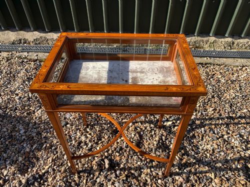 A Fine Quality Edwardian Period Satinwood Inlaid Bijouterie Cabinet