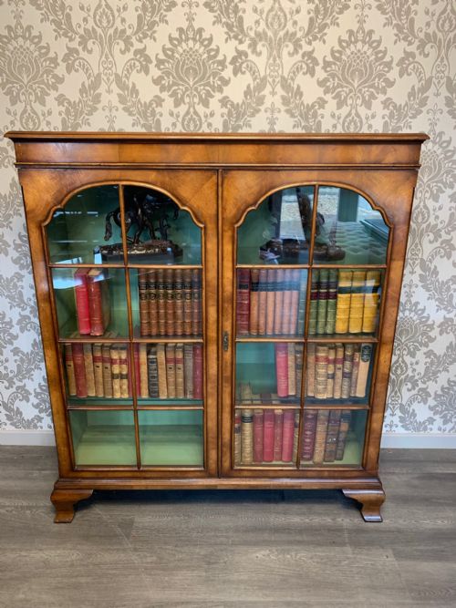 A Georgian Revival Walnut Antique Bookcase/cabinet.