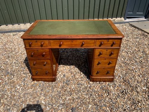 A Quality Mahogany Victorian Period Antique Pedestal Desk