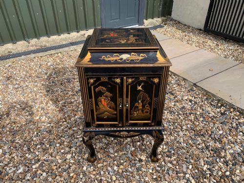 A Fine Quality Chinoiserie and Gilt Lacquered Antique Drinks Cabinet