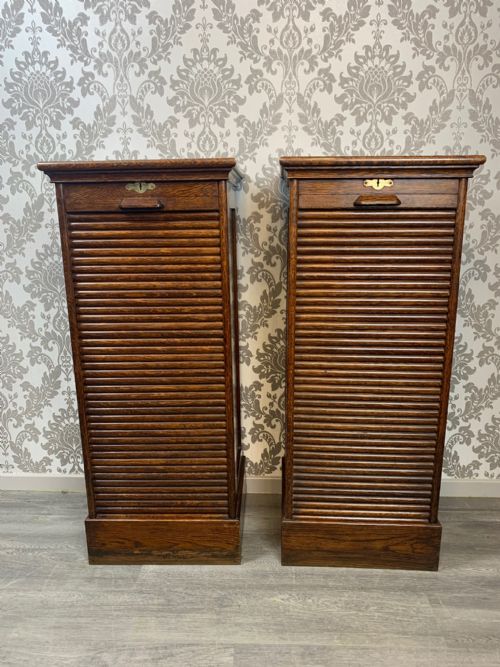 A Fine Quality Pair of 1920s Period Oak Filing Cabinets