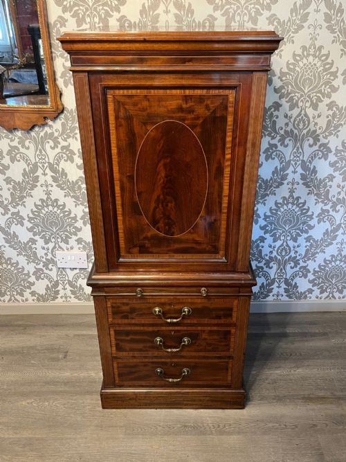 A Fine Quality Edwardian Period Mahogany Safe Cabinet.
