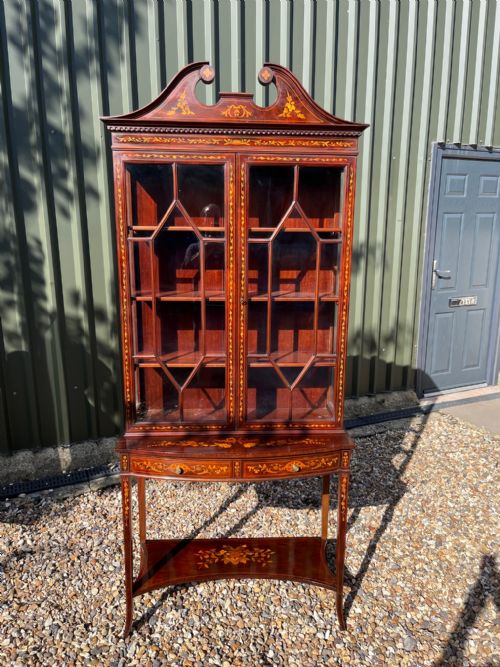 A Fine Quality Edwardian Period Mahogany Inlaid Antique Display Cabinet.