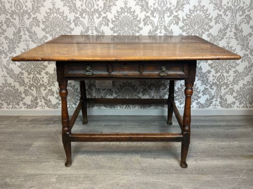 A Lovely Early 18th Century Oak Side Table