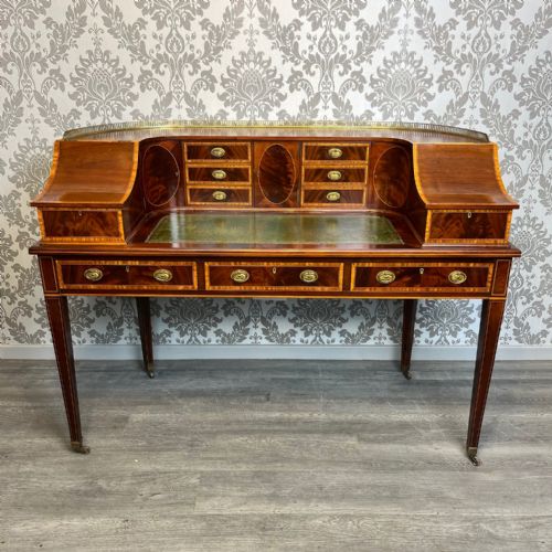 A Fine Quality Mahogany Satinwood Banded Carlton House Desk