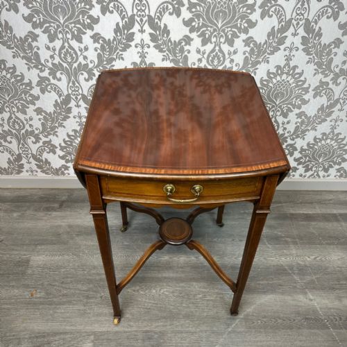 An Edwardian Period Mahogany Inlaid Pembroke Table