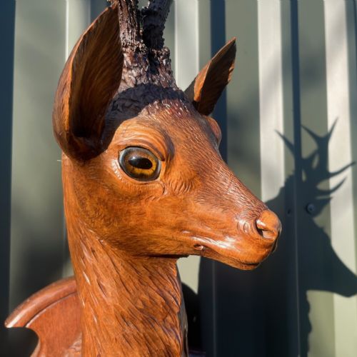 A FANTASTIC CARVED LINDON WOOD BLACK FOREST DEER'S HEAD - ADDITIONAL PHOTO 3