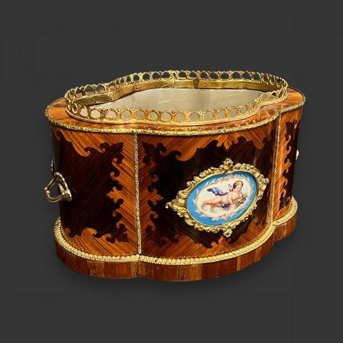 A Beautiful Kingwood & Rosewood French Cache Pot/table Planter