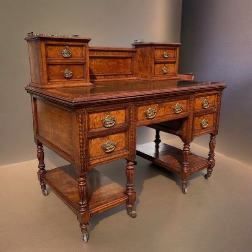 A Fine Quality Late Victorian Period Pollard Oak Desk.