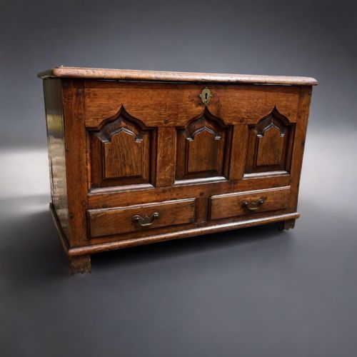 A Charming 18th Century Welsh Oak Coffor Bach