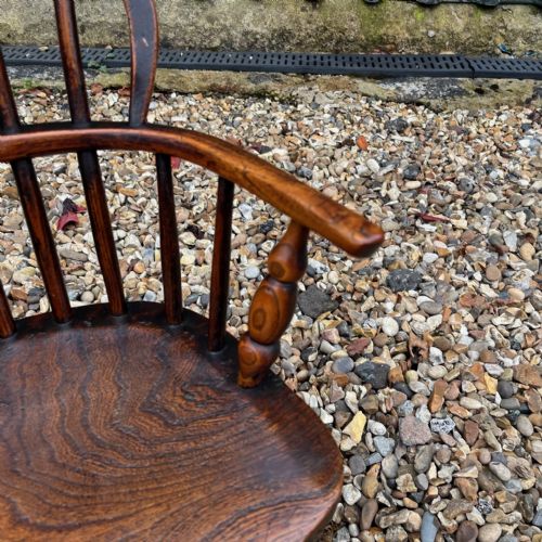 A MID 19TH CENTURY CHILDS ELM WINDSOR ARM CHAIR - ADDITIONAL PHOTO 2