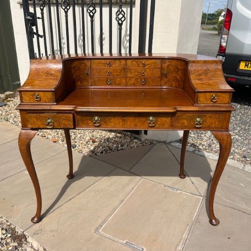 A Fine Quality Edwardian Period Figured Walnut Carleton House Desk.
