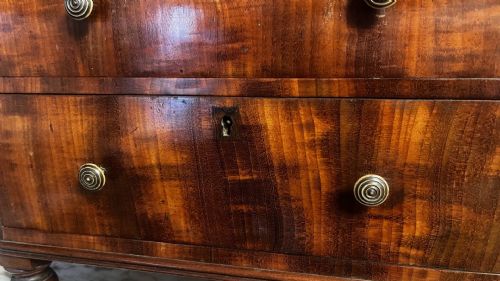 AN EARLY VICTORIAN PERIOD MAHOGANY MINIATUREAPPRENTICE CHEST - ADDITIONAL PHOTO 5
