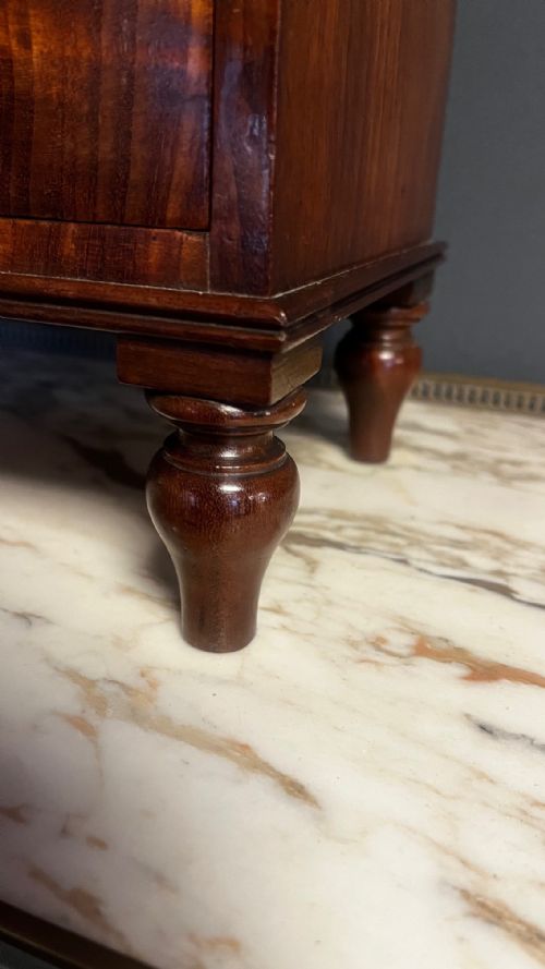 AN EARLY VICTORIAN PERIOD MAHOGANY MINIATUREAPPRENTICE CHEST - ADDITIONAL PHOTO 7