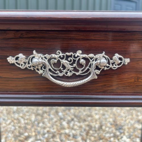 AN EXHIBITION QUALITY COLLINGSON LOCK ROSEWOOD COROMANDEL AND KINGWOOD INLAID TABLE - ADDITIONAL PHOTO 2