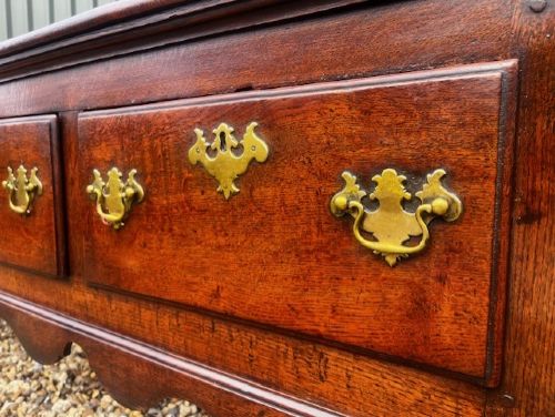A George III Period oak dresser base View VII