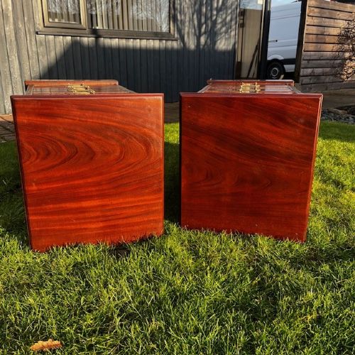 A PAIR OF LATE VICTORIAN PERIOD MAHOGANY BEDSIDE CHESTS - ADDITIONAL PHOTO 7