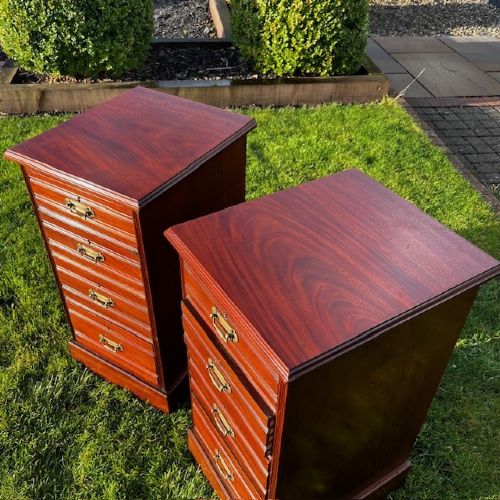 A PAIR OF LATE VICTORIAN PERIOD MAHOGANY BEDSIDE CHESTS - ADDITIONAL PHOTO 10