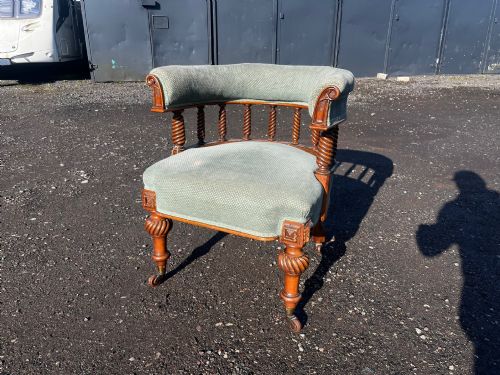 VICTORIAN PERIOD WALNUT DESK CHAIR