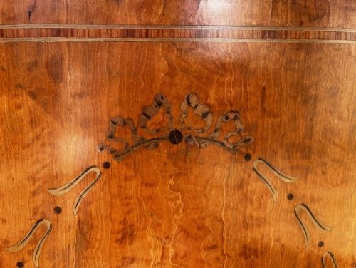 A FINE QUALITY SMALL SCALE LATE VICTORIAN SATINWOOD MARQUETRY INLAID COLLECTORS CABINET - ADDITIONAL PHOTO 10
