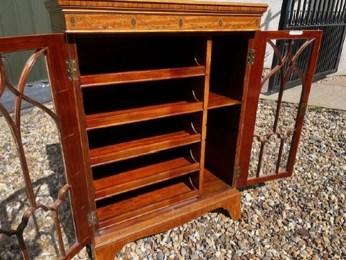 A FINE QUALITY SMALL SCALE LATE VICTORIAN SATINWOOD MARQUETRY INLAID COLLECTORS CABINET - ADDITIONAL PHOTO 11
