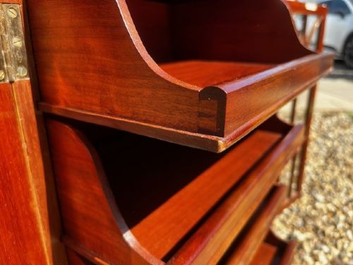 A FINE QUALITY SMALL SCALE LATE VICTORIAN SATINWOOD MARQUETRY INLAID COLLECTORS CABINET - ADDITIONAL PHOTO 13