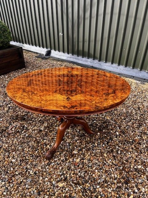 A Gillows of Lancaster Victorian Period Burr Walnut Breakfast Table