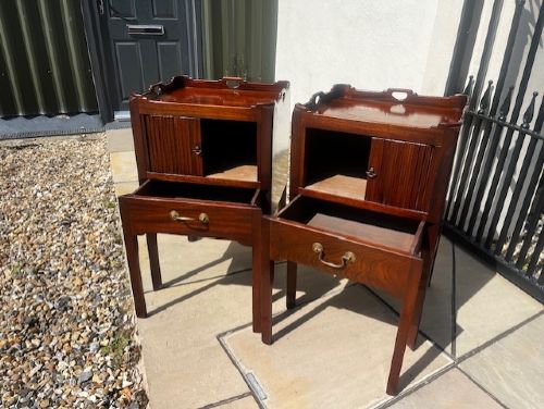 A Fine Quality Pair Of George III Style Mahogany Bedside Cabinets View IV
