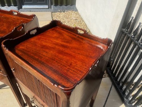 A Fine Quality Pair Of George III Style Mahogany Bedside Cabinets View XII