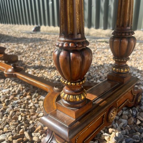 A STUNNING QUALITY VICTORIAN PERIOD BURR WALNUT AND ORMOLU MOUNTED LIBRARY TABLE - ADDITIONAL PHOTO 2