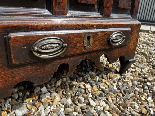 A RARE 18TH CENTURY WELSH OAK COFFOR BACH - ADDITIONAL PHOTO 4