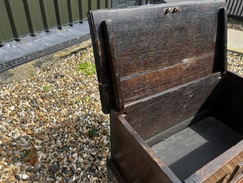 A RARE 18TH CENTURY WELSH OAK COFFOR BACH - ADDITIONAL PHOTO 7