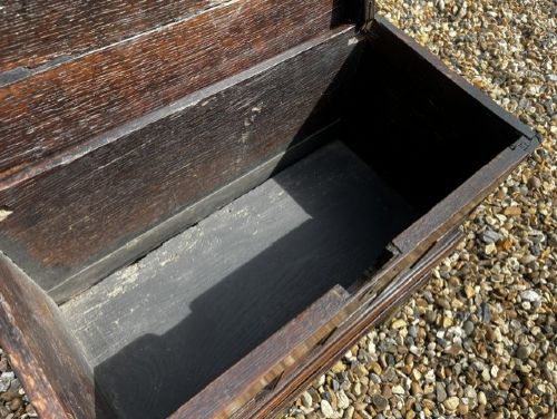 A RARE 18TH CENTURY WELSH OAK COFFOR BACH - ADDITIONAL PHOTO 8