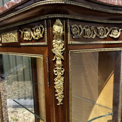 A FINE QUALITY MAHOGANY VERNIS MARTIN CABINET - ADDITIONAL PHOTO 8